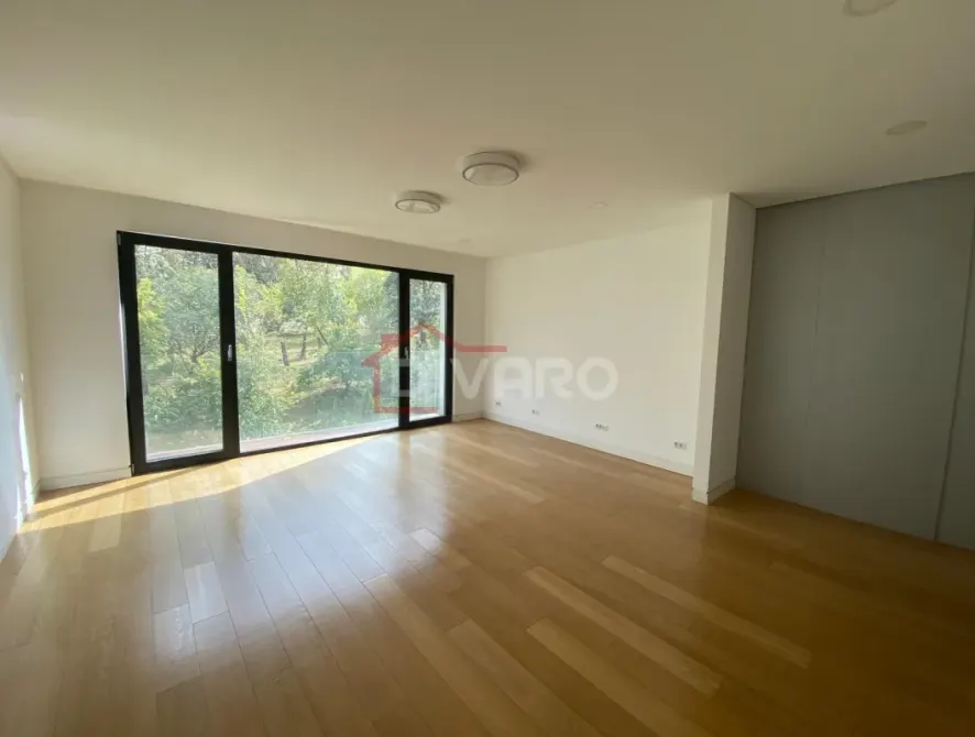 Inchiriere apartament 116mp Palatul Cotroceni imobil 2015