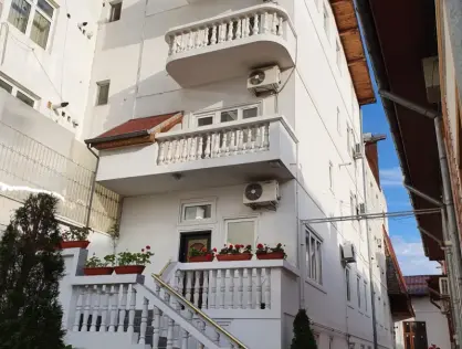 Inchiriere/vanzare vila generoasa D+P+3 ideala sediu firma Cotroceni