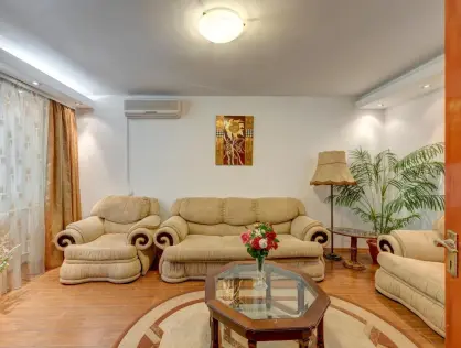Apartament 2 camere decomandat Panduri etaj 1 bloc 1983 metrou Academie