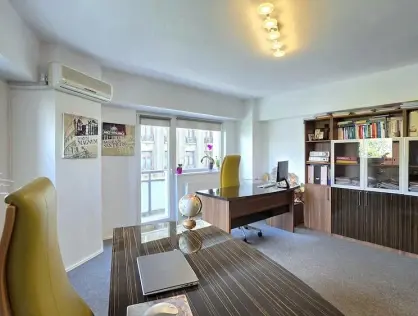 Vanzare apartament generos 4 camere 112mp ideal birouri/Airbnb Universitate metrou