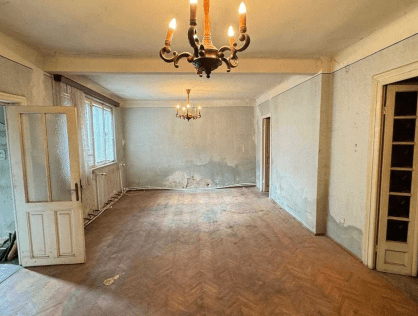 Vanzare casa renovabila in curte comuna Piata Cotroceni