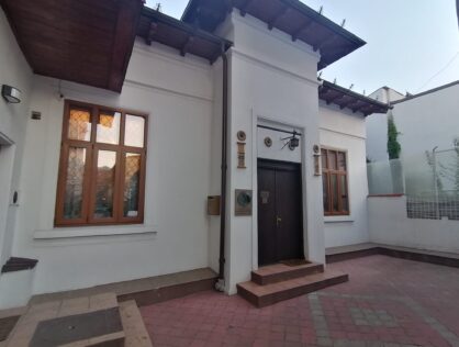 Vanzare casa renovata doua camere curte proprie foisor Cotroceni