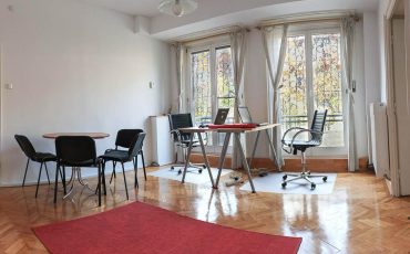 Vanzare apartament doua camere hochparter boxa Palatul Cotroceni