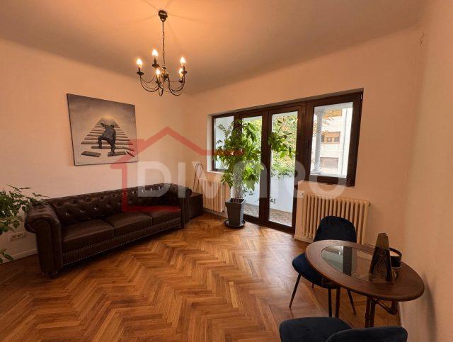 Inchiriere apartament coworking trei camere mobilat/utilat in vila Palatul Cotroceni