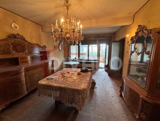 Vanzare apartament patru camere 191mp garaj boxa imobil 1975 Cotroceni