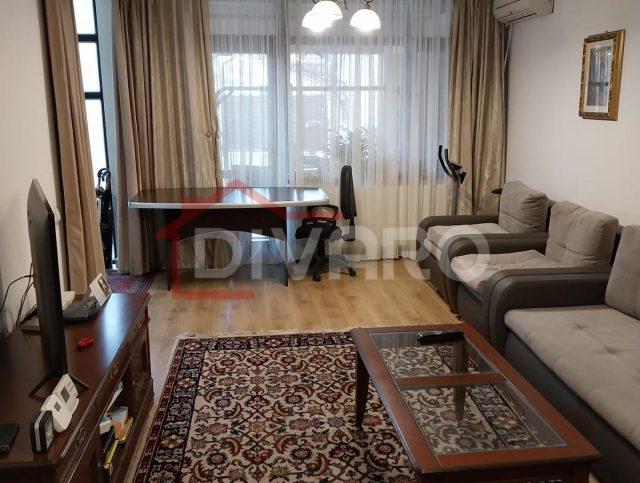 Vanzare proprietate cu doua case intrari separate curte Giulesti Lacul Morii