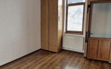 Inchiriere apartament doua camere renovat vila Palatul Cotroceni metrou