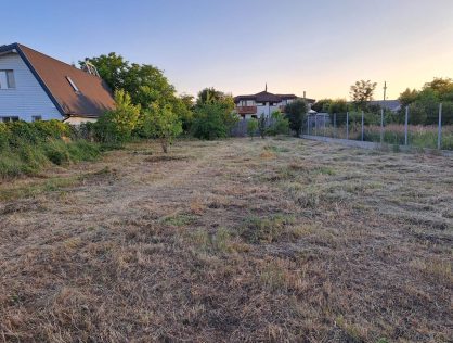 Vanzare teren intravilan imprejmuit 800mp Buftea