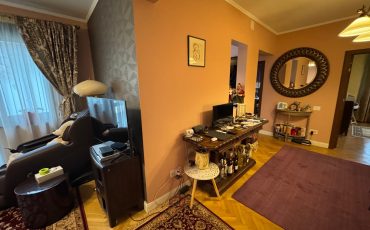 Vanzare apartament trei camere 84mp in vila garaj Cotroceni Medicina