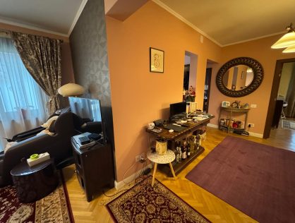 Vanzare apartament trei camere 84mp in vila garaj Cotroceni Medicina